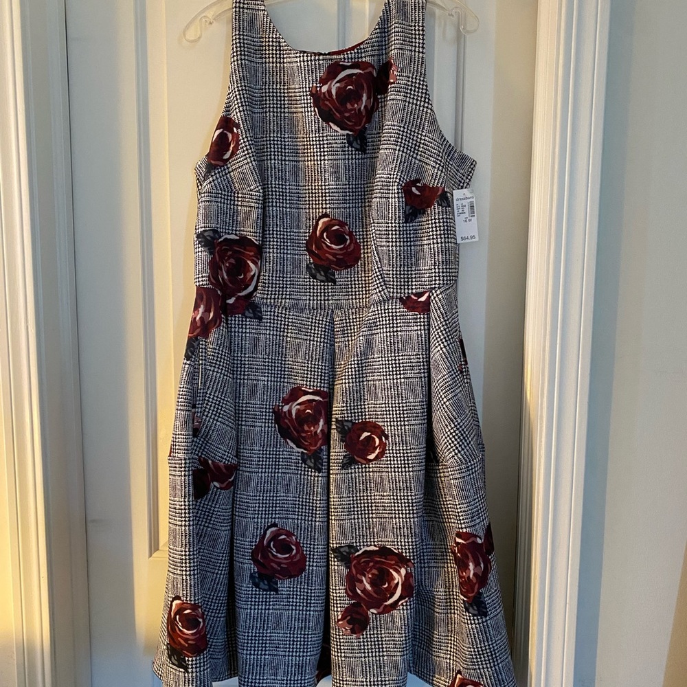 NWT!  Dress barn Menswear Dress Size 16 Black and White